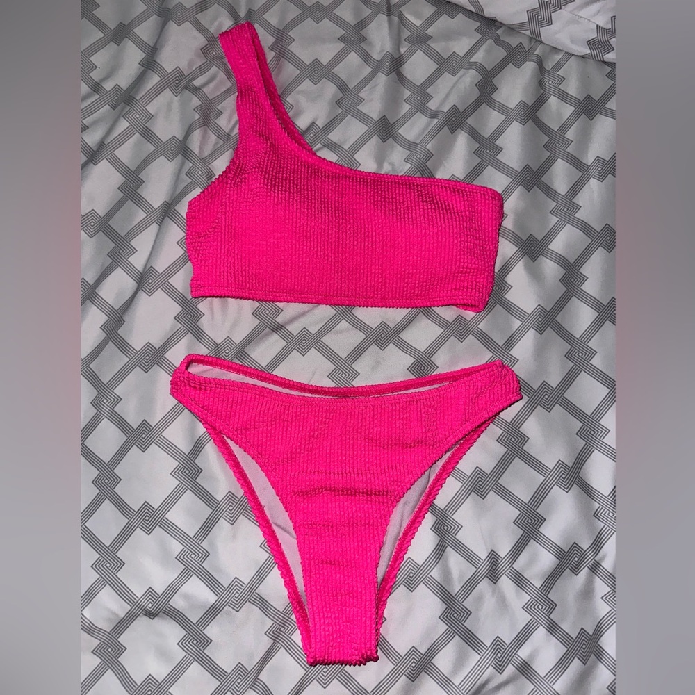 bright pink ribbed bikini set